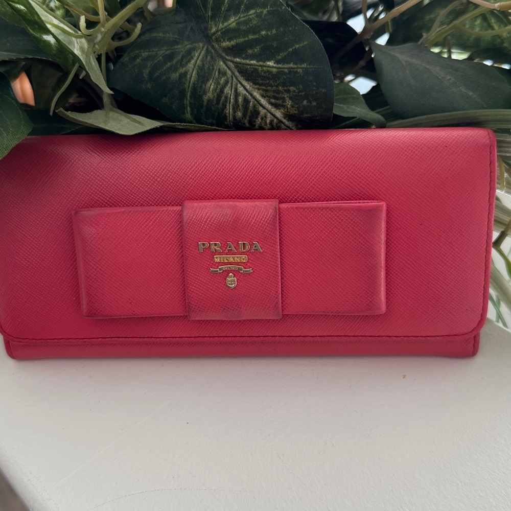 🔴SOLD!!!!🔴Prada Vibrant Pink Women's Wallet
